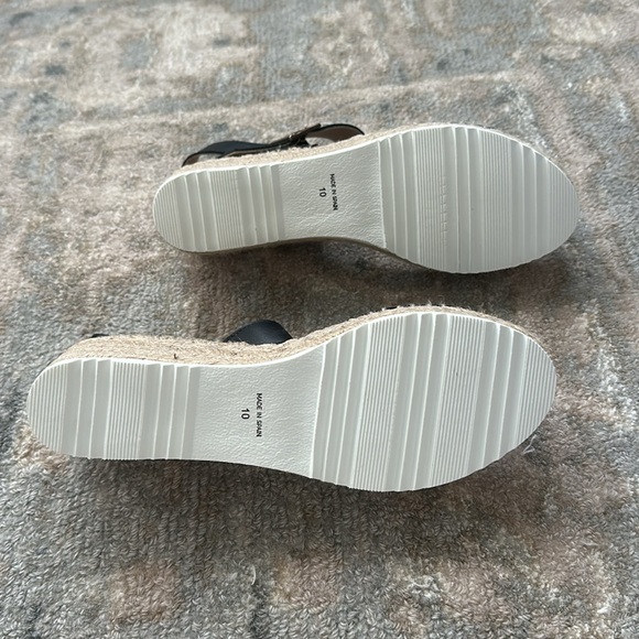 Andre Assous Black Espadrille Sandals Size 10 never worn
